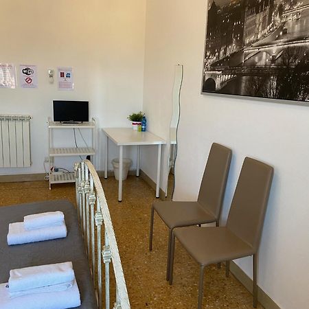 Night & Day Hotel Pisa Luaran gambar